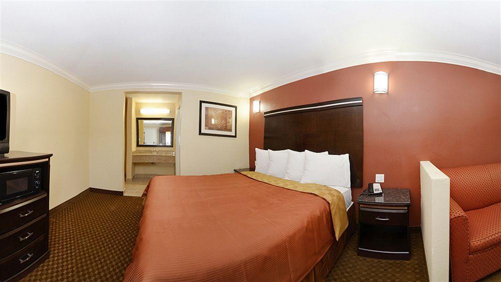 Rodeway Inn & Suites Corona Kültér fotó