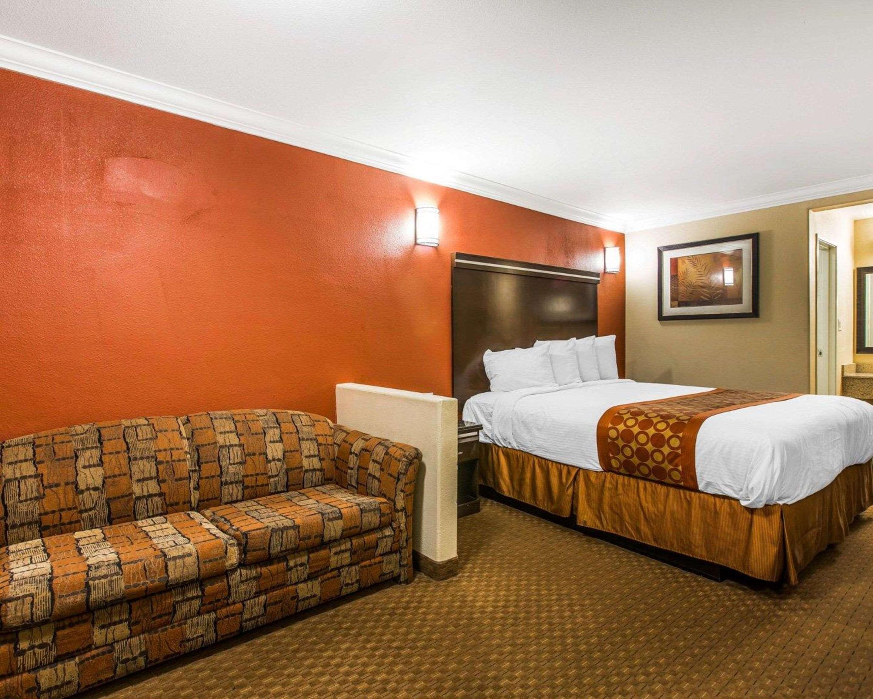 Rodeway Inn & Suites Corona Kültér fotó