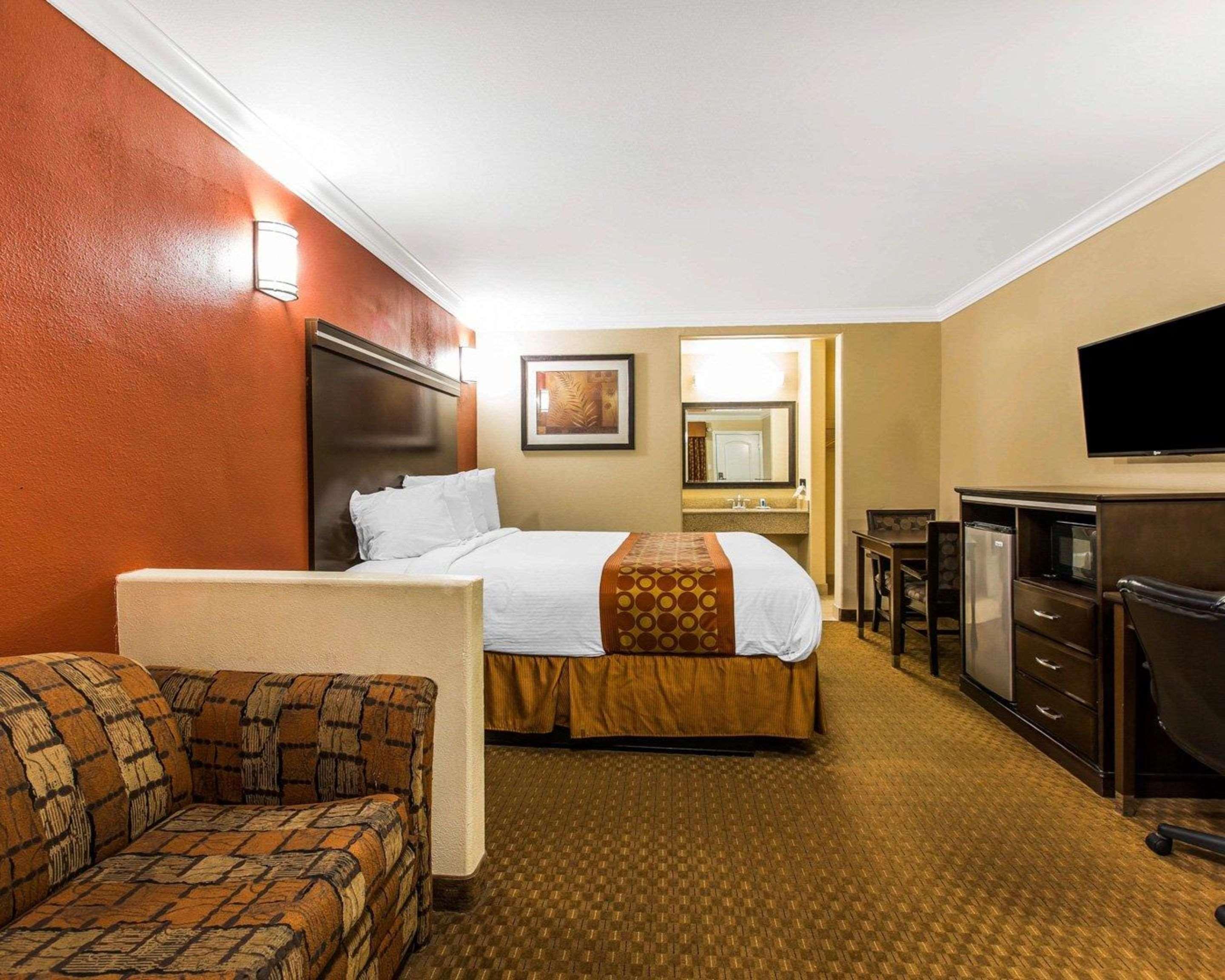 Rodeway Inn & Suites Corona Kültér fotó