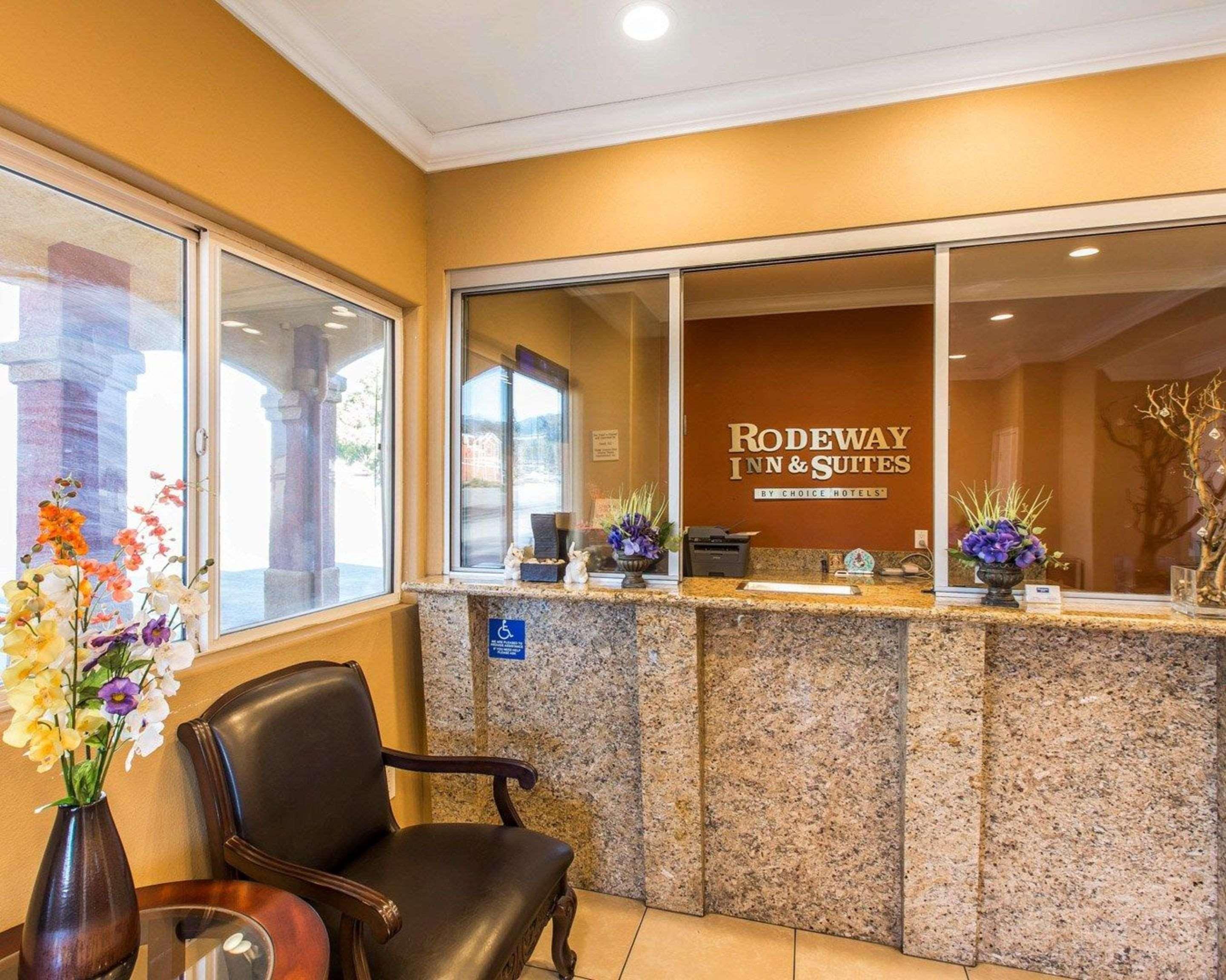 Rodeway Inn & Suites Corona Kültér fotó