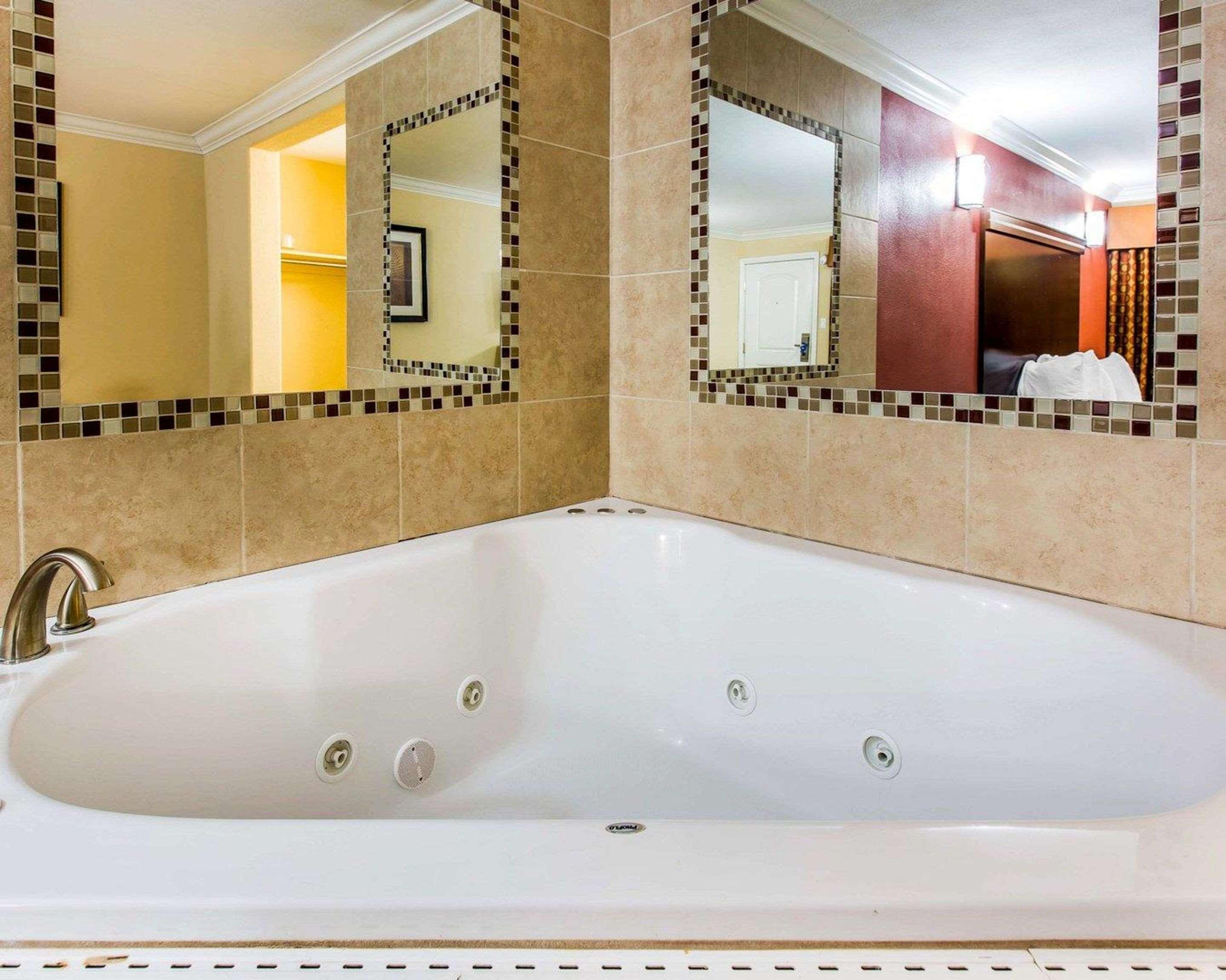 Rodeway Inn & Suites Corona Kültér fotó