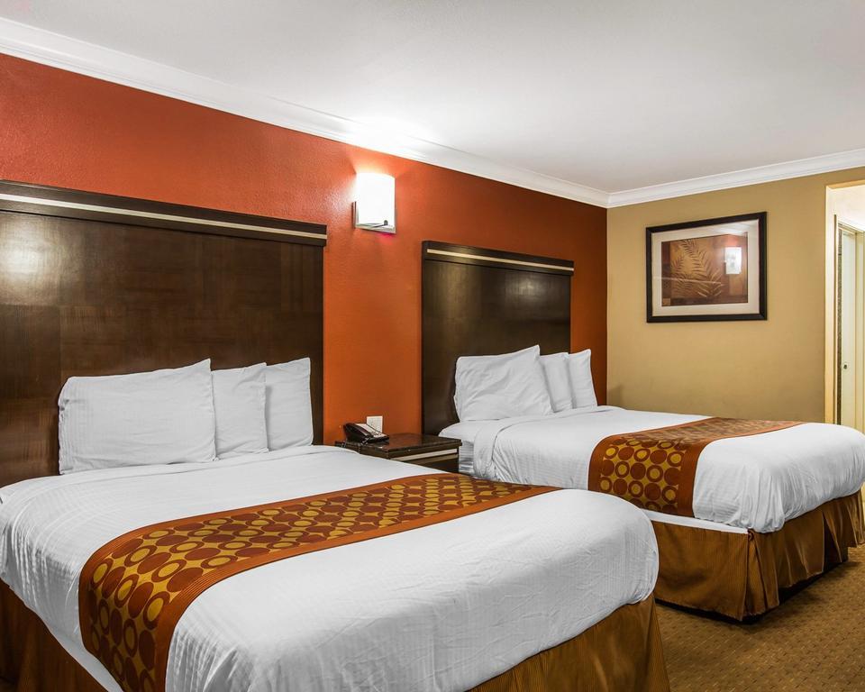 Rodeway Inn & Suites Corona Kültér fotó