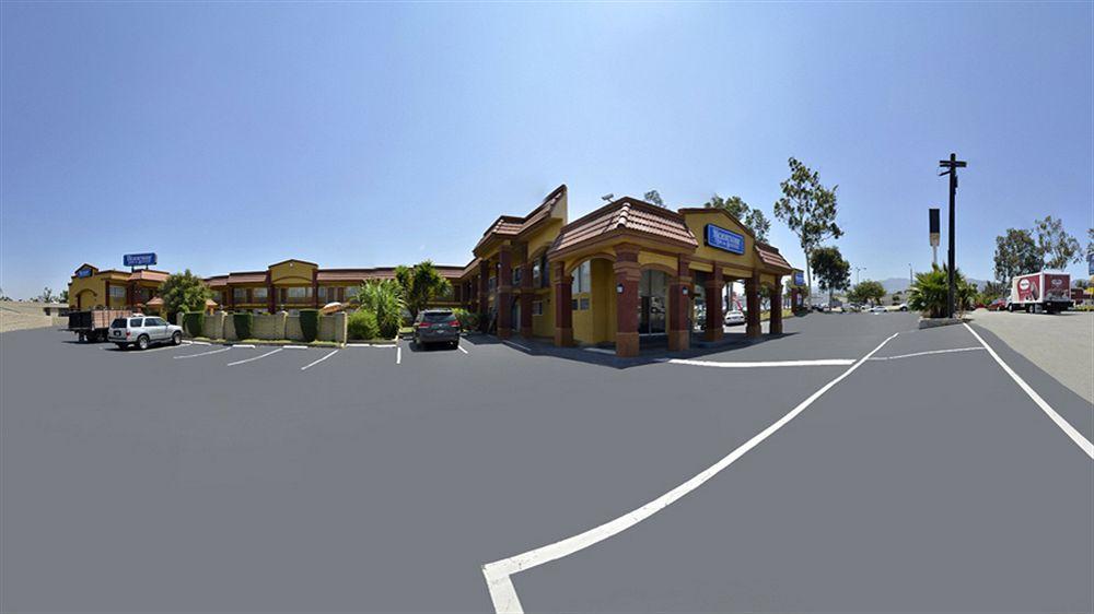 Rodeway Inn & Suites Corona Kültér fotó