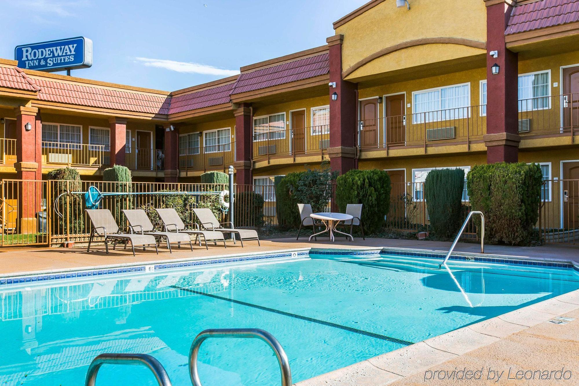 Rodeway Inn & Suites Corona Kültér fotó
