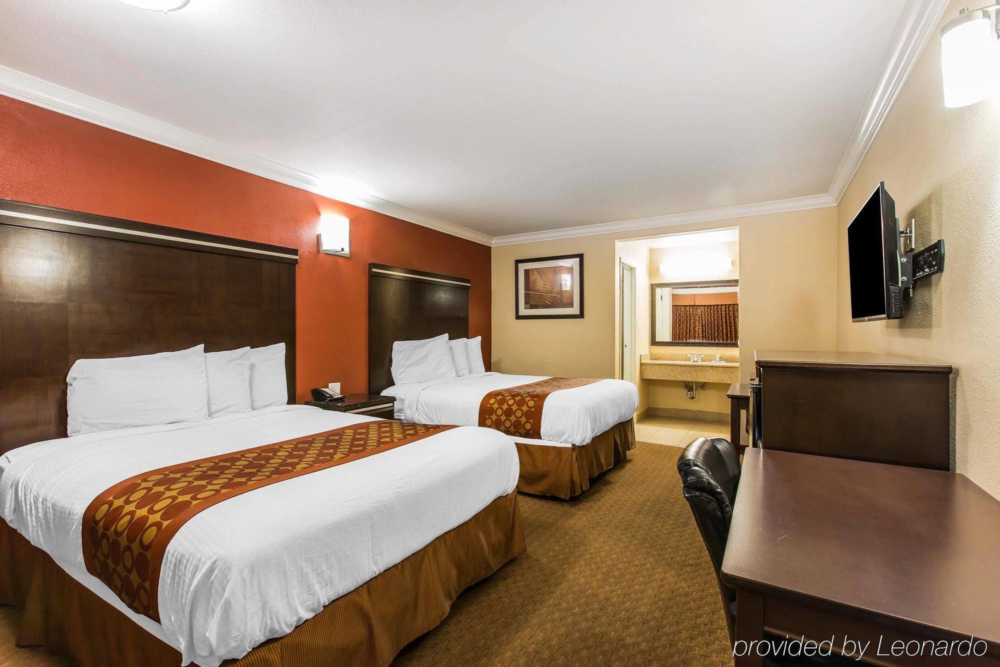 Rodeway Inn & Suites Corona Kültér fotó