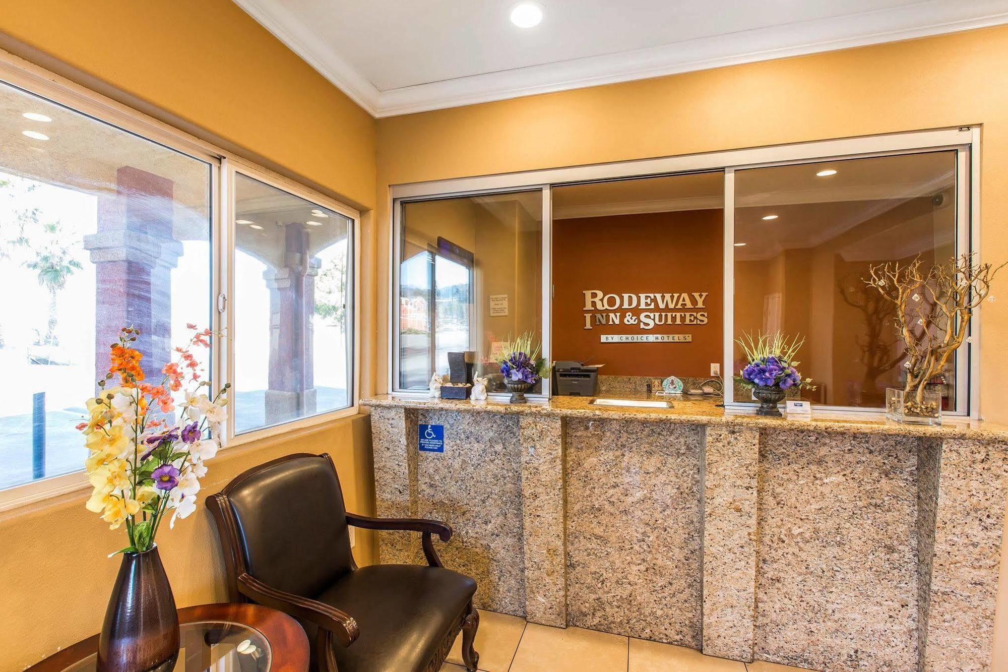 Rodeway Inn & Suites Corona Kültér fotó